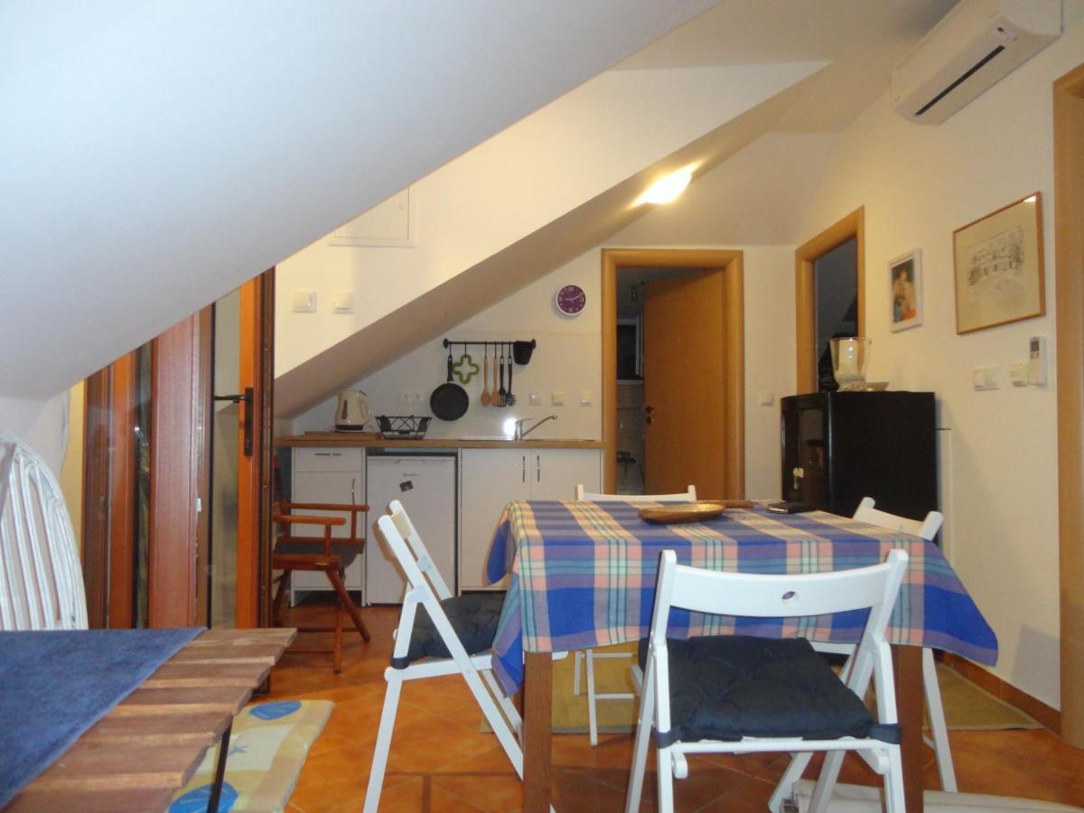 Apartment Gliha Jelsa  Extérieur photo