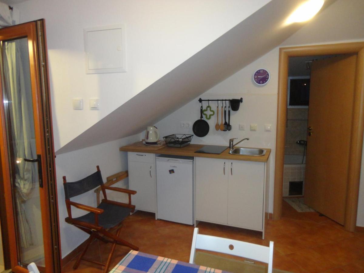 Apartment Gliha Jelsa  Extérieur photo